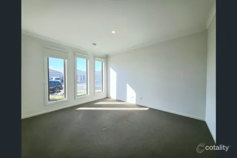 13 Leon Dr, Weir Views, VIC 3338