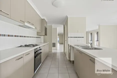 Property photo of 24 Killarney Ridge Greensborough VIC 3088