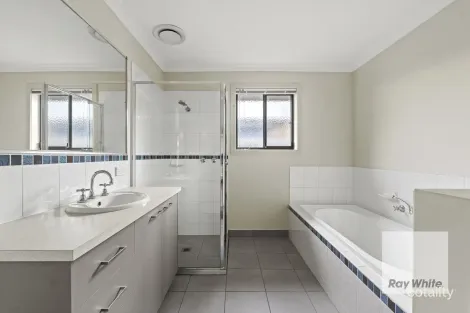 Property photo of 24 Killarney Ridge Greensborough VIC 3088