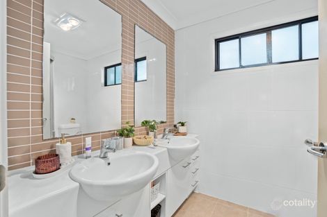Property photo of 8/368 Pine Ridge Road Coombabah QLD 4216