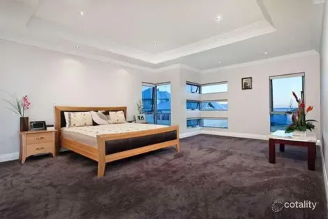 11 Newark Turn, North Coogee, WA 6163