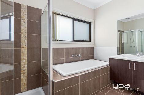 Property photo of 6 Derwent Close Caroline Springs VIC 3023