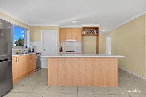 Property photo of 36 Eagleridge Promenade Tarneit VIC 3029