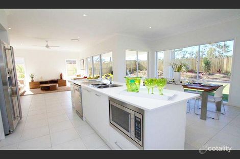Property photo of 2 Bauhinia Place Kenmore QLD 4069