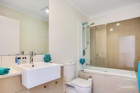 Property photo of 31 Park Lane Hope Island QLD 4212
