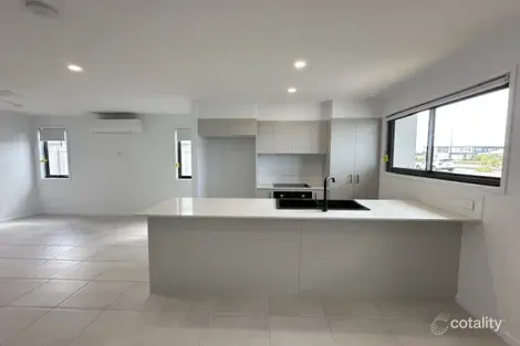 Property photo of 21 Aspley Crescent Nirimba QLD 4551