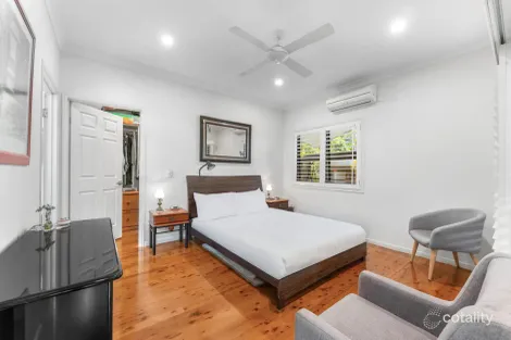 Property photo of 11 First Avenue Labrador QLD 4215