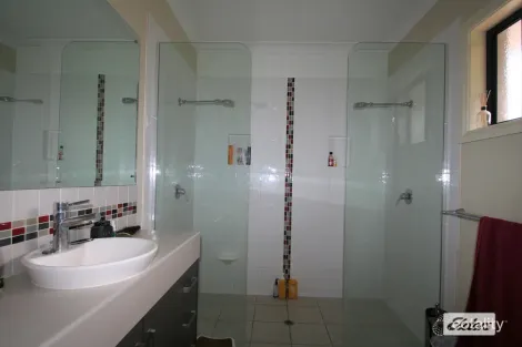 Property photo of 11 Saville Street Emerald QLD 4720