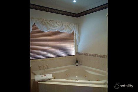 Property photo of 11 Mallard Place Forest Lake QLD 4078