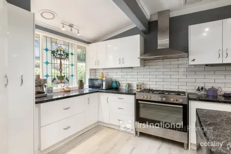 Property photo of 16 Maurice Street Cockatoo VIC 3781
