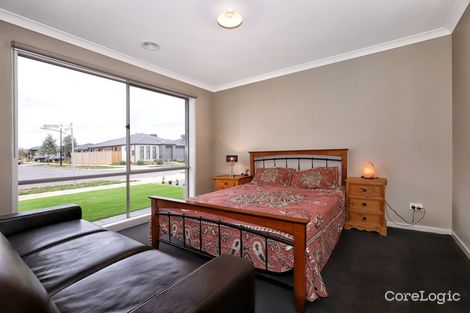Property photo of 8 Bedford Way Mickleham VIC 3064