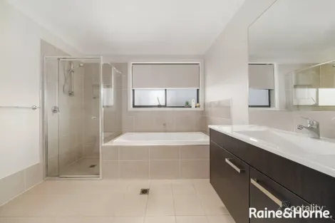 Property photo of 2 Hungerford Street Catherine Field NSW 2557