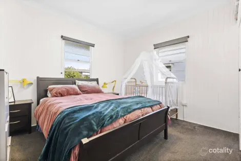 Property photo of 13 Albert Lane Newtown QLD 4350