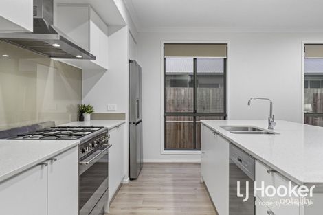 Property photo of 28 Cooper Crescent Jimboomba QLD 4280