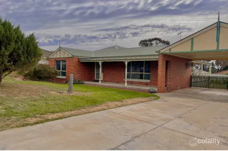 32 Pattison Dr, Kangaroo Flat, VIC 3555