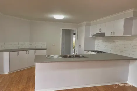 Property photo of 32 Pattison Drive Kangaroo Flat VIC 3555