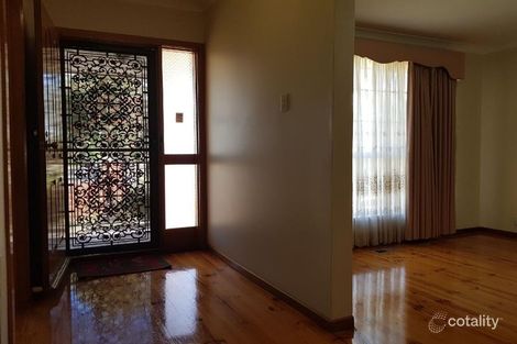 Property photo of 16 Appletree Drive Mill Park VIC 3082