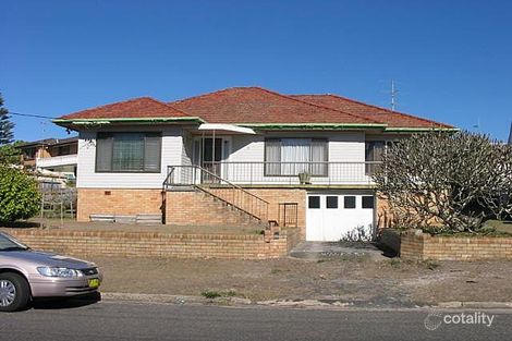 33 Warrigal St, The Entrance, NSW 2261