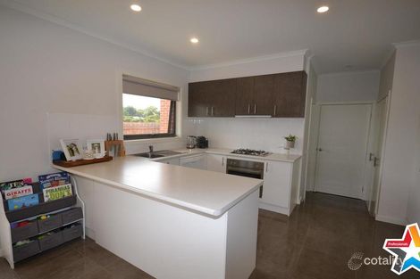 Property photo of 3 Prestige Close Mooroolbark VIC 3138