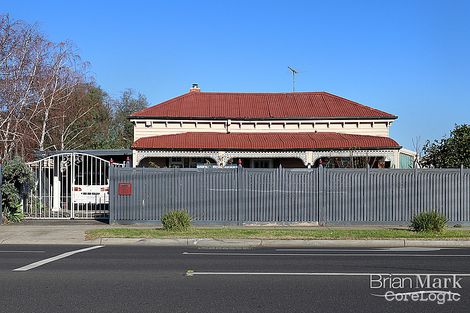 Property photo of 10 Market Road Werribee VIC 3030