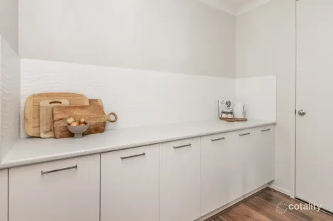Property photo of 25 Armytage Avenue Dennington VIC 3280