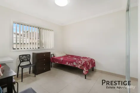 Property photo of 13 Goldsmith Close Wetherill Park NSW 2164