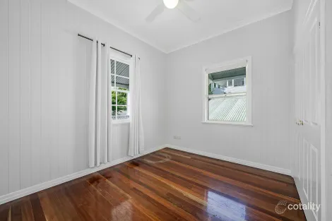 Property photo of 18 Tingal Road Wynnum QLD 4178