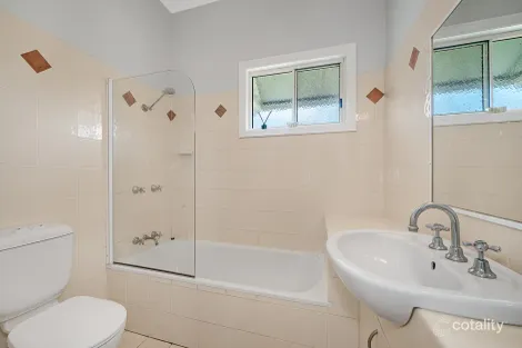Property photo of 18 Tingal Road Wynnum QLD 4178