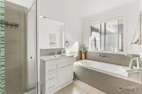 Property photo of 6 Dampiera Avenue Wallan VIC 3756