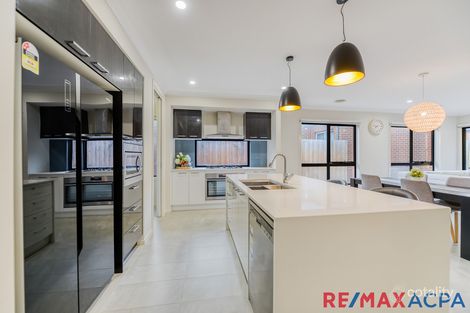 Property photo of 18 Marwood Avenue Truganina VIC 3029