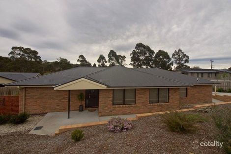 1/4 Lomandra Dr, Blackmans Bay, TAS 7052