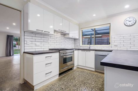 Property photo of 11 Candlebark Court Riddells Creek VIC 3431