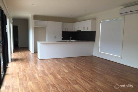 Property photo of 32 Attunga Grove Werribee VIC 3030