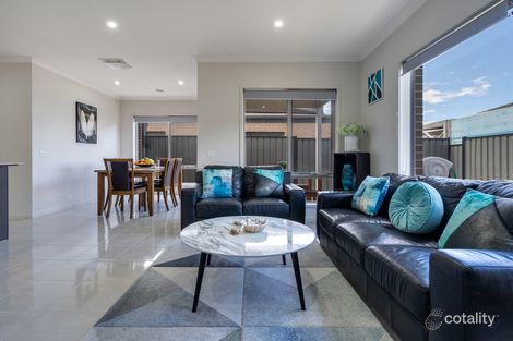 11 Viewmont Ave, Craigieburn, VIC 3064