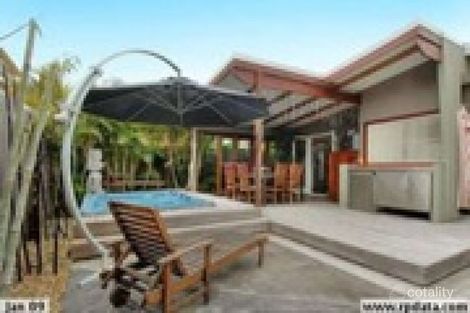 Property photo of 35 Surf Street Mermaid Beach QLD 4218