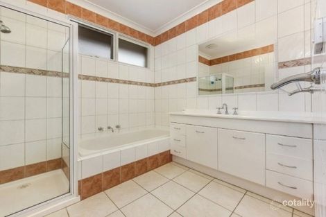 Property photo of 13 Jeffrey Close St Albans VIC 3021