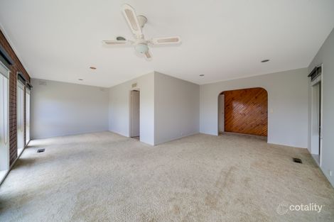 Property photo of 13 Gore Rise Endeavour Hills VIC 3802