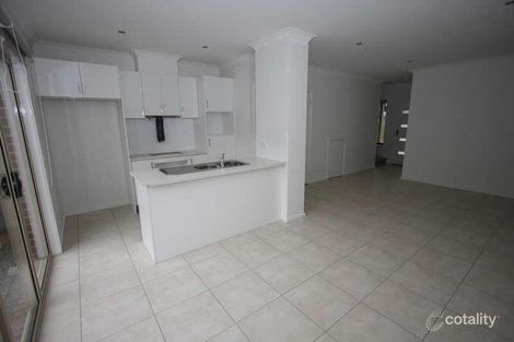 Property photo of 16 Ryrie Grove Wollert VIC 3750