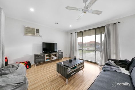 Property photo of 5 Nyah Place Cranbourne West VIC 3977