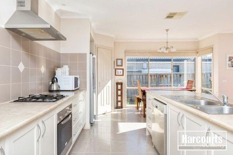 Property photo of 11 Sunhill Way Berwick VIC 3806