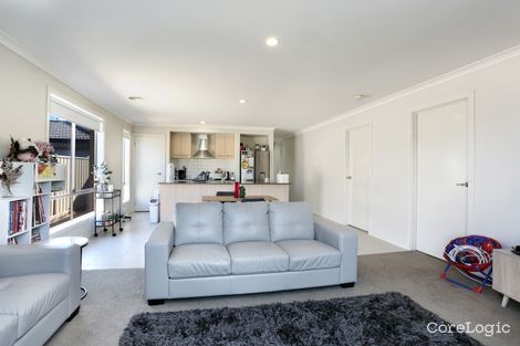 Property photo of 17 Fieldstone Way Brookfield VIC 3338