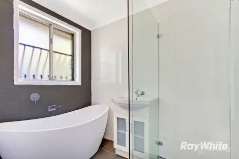 Property photo of 14 Kuala Close Dean Park NSW 2761