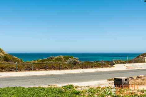 Property photo of 37 Compass Circle Yanchep WA 6035