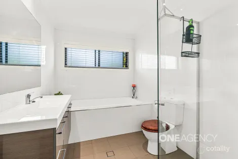 Property photo of 52 Coaster Circuit Vincentia NSW 2540
