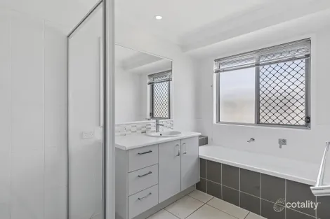 Property photo of 39 Sandhurst Crescent Peregian Springs QLD 4573