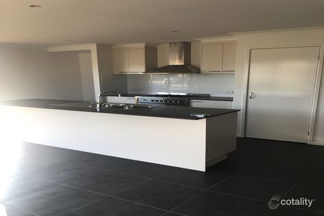 Property photo of 2 Rivertown Grove Cobram VIC 3644