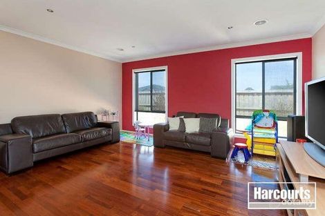 Property photo of 10 Middlesex Court Cranbourne North VIC 3977