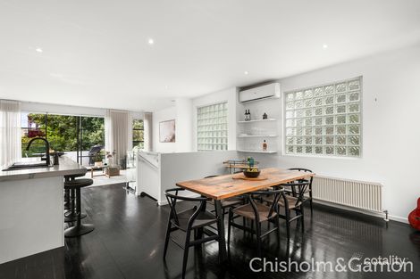 Property photo of 25 Tiuna Grove Elwood VIC 3184