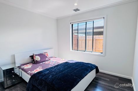 Property photo of 14 Ross Parade Wallan VIC 3756