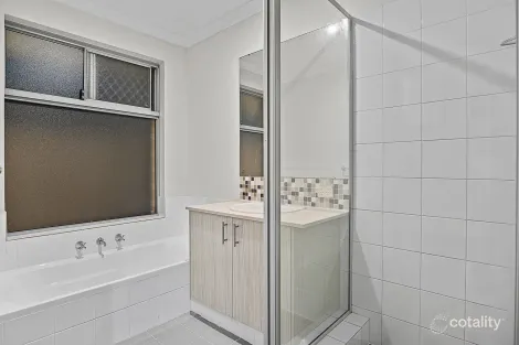 Property photo of 10 Petrona Crescent Piara Waters WA 6112